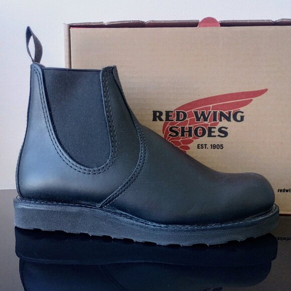 Red Wing Heritage Men Classic Chelsea Boots in Durable Black Harness-Made in USA main image 5